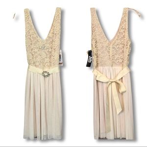 Jump | Off white lace top dress.